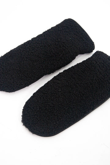 black borg fleece mittens