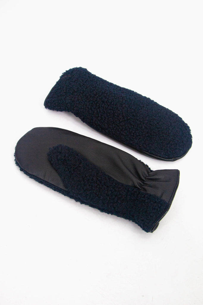 goldie-mitten-gloves-navy-blue-borg-palm-up-and-palm-down