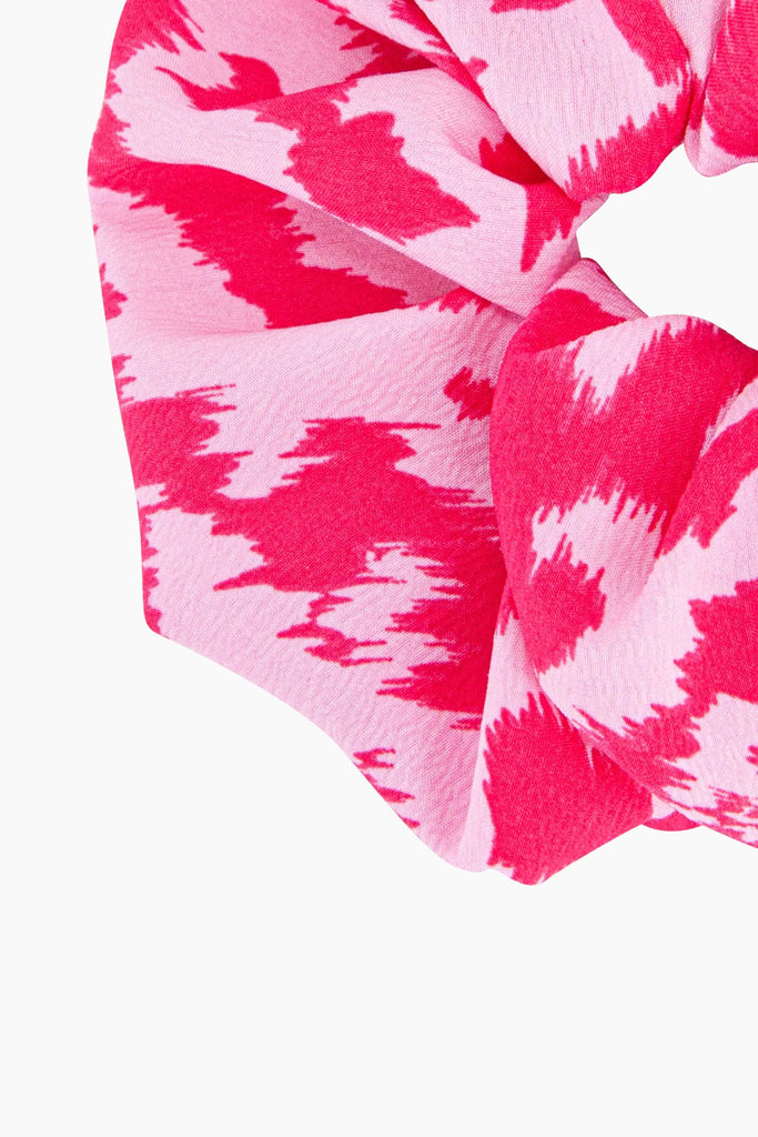 dakota-large-hair-scrunchie-hot-pink-animal-print-close-up-pattern