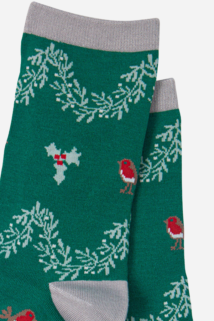 close up of the holly and robin pattern