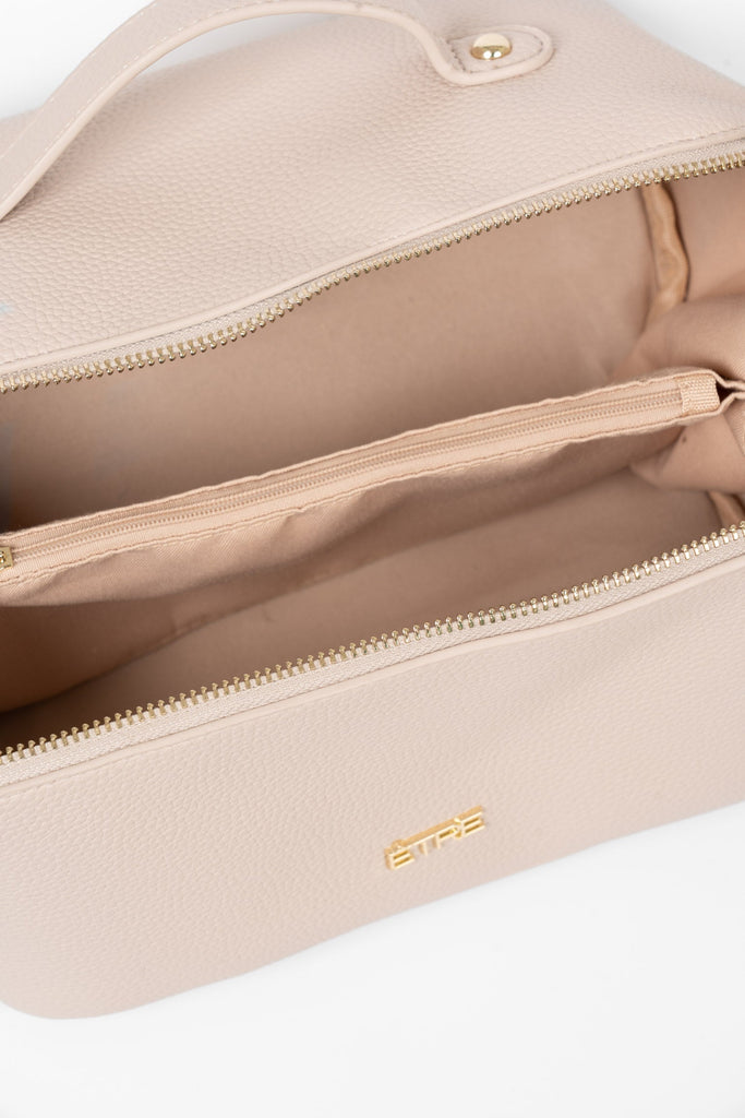 mila-vanity-case-nude-pebbled-faux-leather-internal-compartments