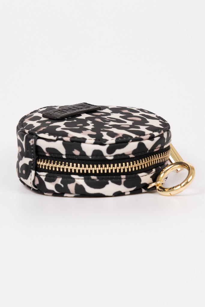finley-round-coin-purse-cream-leopard-print-nylon-zip-closure-gold-hardware