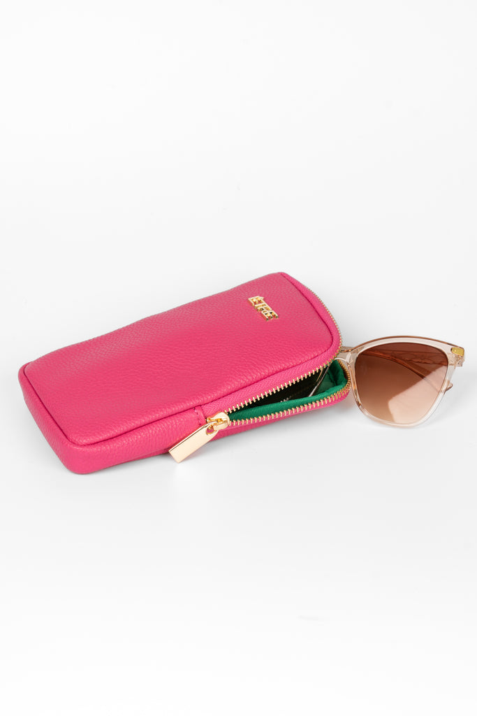 pippa-sunglasses-case-pink-pebbled-faux-leather-with-glasses-inside