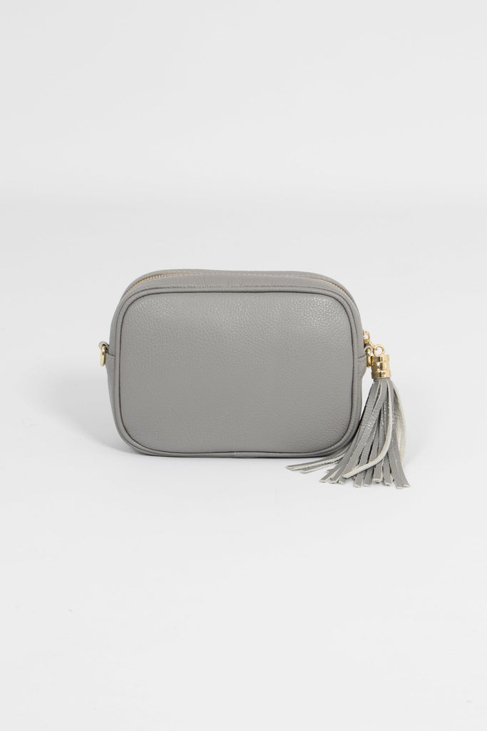 beau-italian-leather-crossbody-bag-light-grey-pebbled-front-view