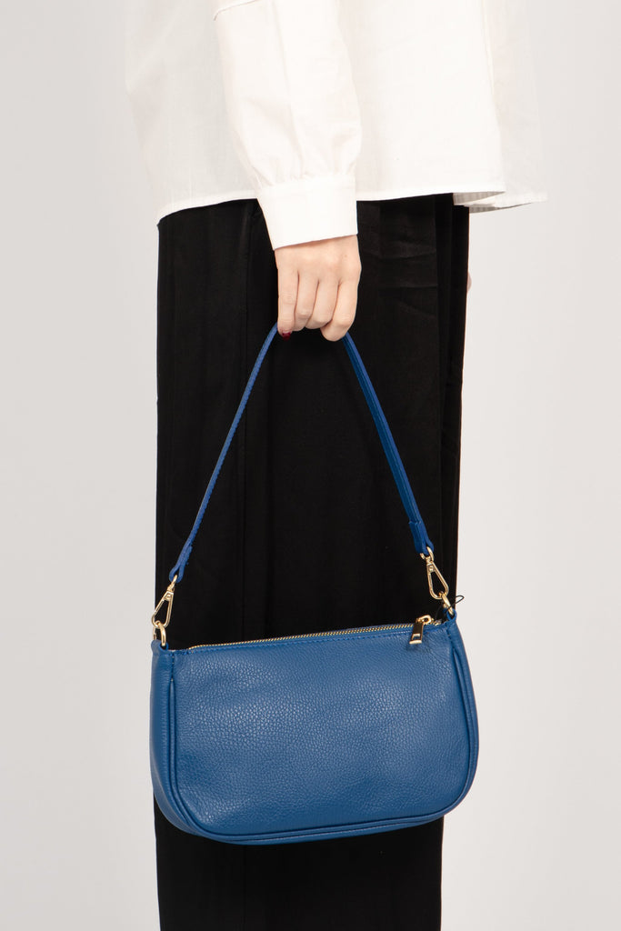 chloe-italian-leather-baguette-bag-royal-blue-pebbled-carried-by-strap