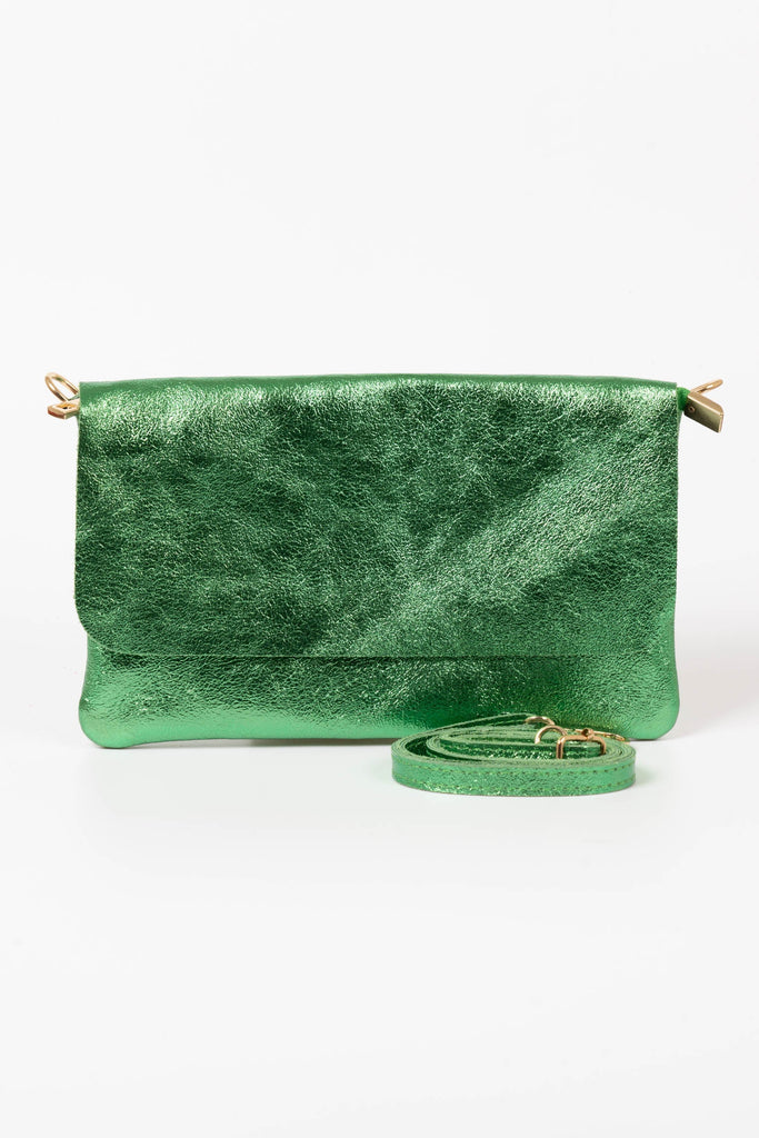 britta-italian-leather-clutch-bag-green-metallic-close-up-detachable-strap