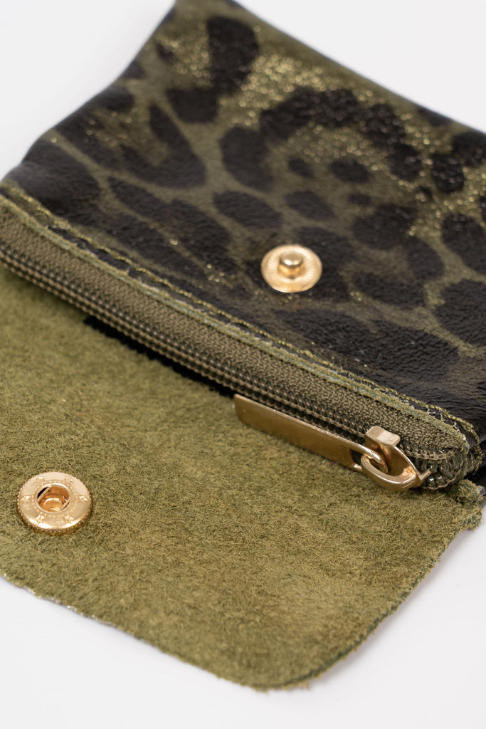 macie-italian-leather-small-coin-purse-khaki-leopard-print-metallic-close-up-internal-compartment