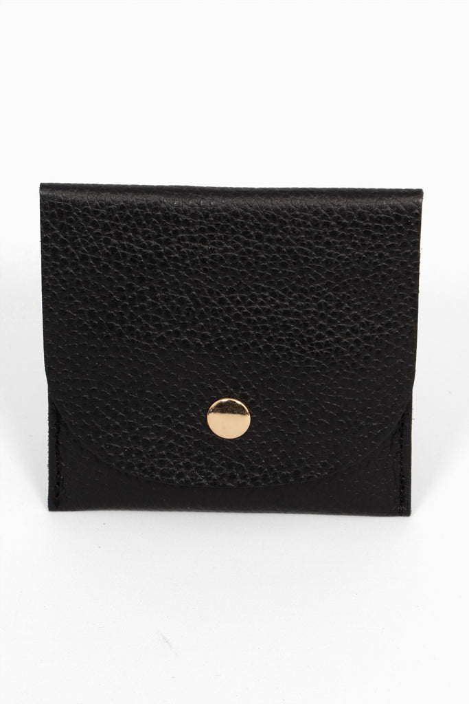 brooklynn-italian-leather-card-wallet-black-pebbled-front-gold-button