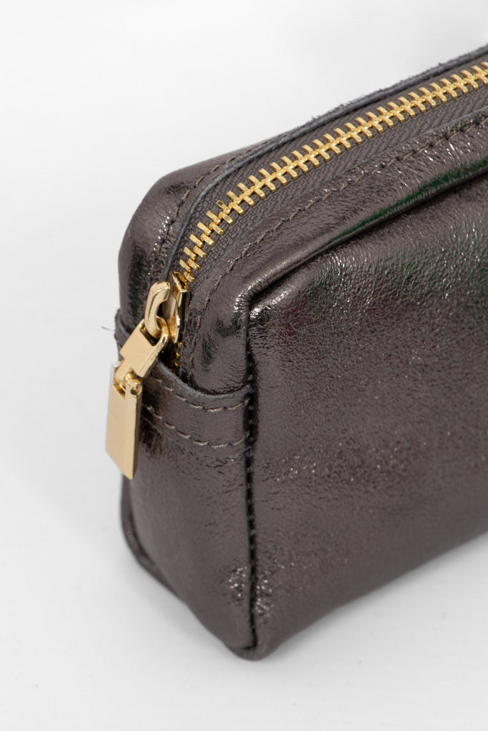 allegra-italian-leather-cosmetic-bag-gun-metal-metallic-close-up-zip