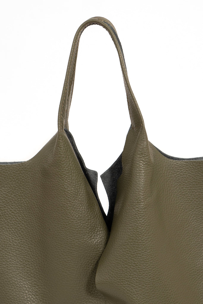 paloma-italian-leather-shoulder-bag-khaki-pebbled-close-up-top-handles