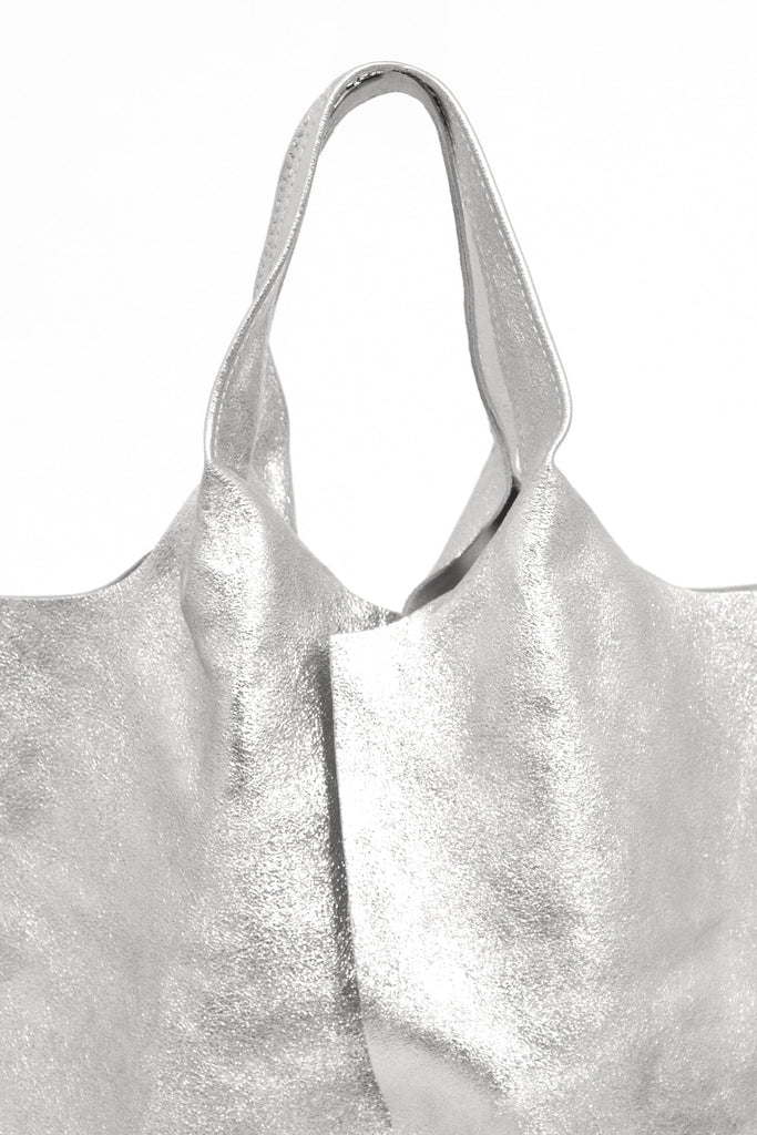 paloma-italian-leather-shoulder-bag-silver-metallic-close-up-material