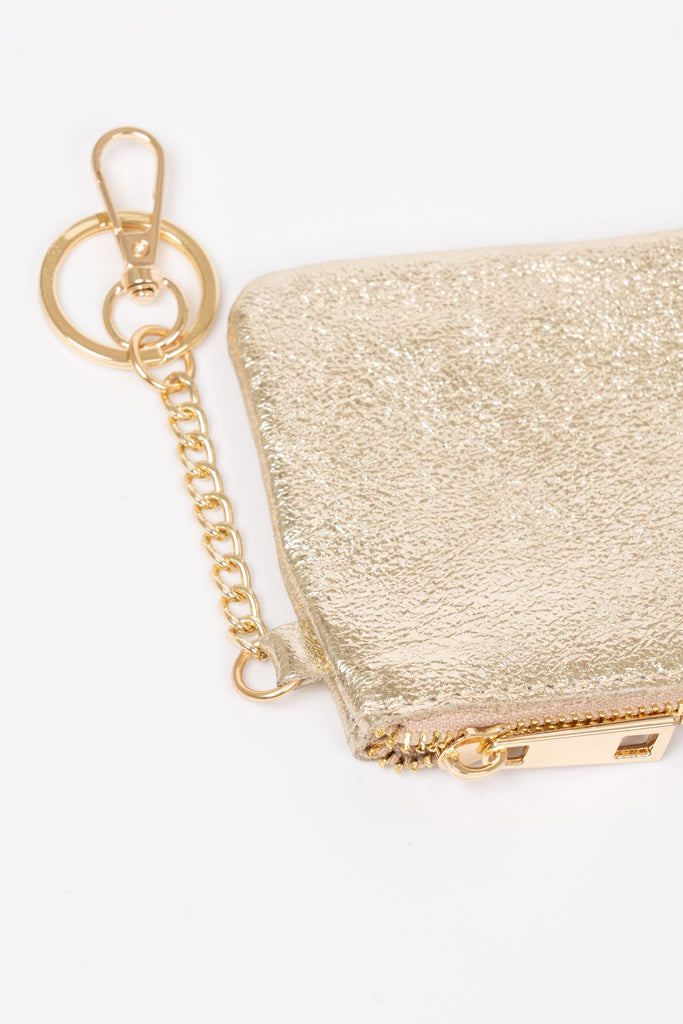 vittoria-italian-leather-small-clip-on-purse-gold-metallic-close-up-hardware