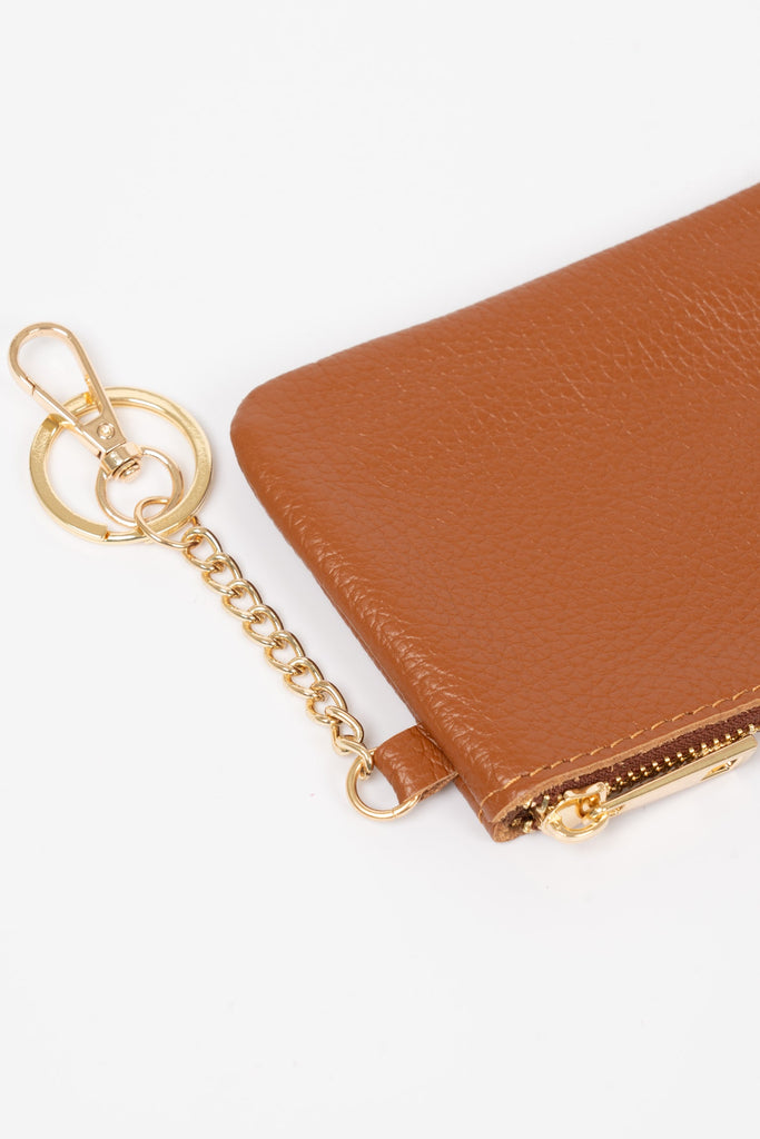 vittoria-italian-leather-small-clip-on-purse-tan-pebbled-close-up