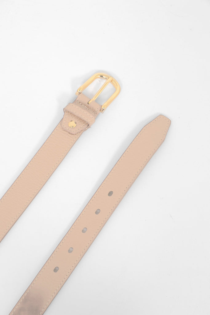 cooper-italian-leather-3cm-belt-taupe-pebbled-close-up-gold-buckle