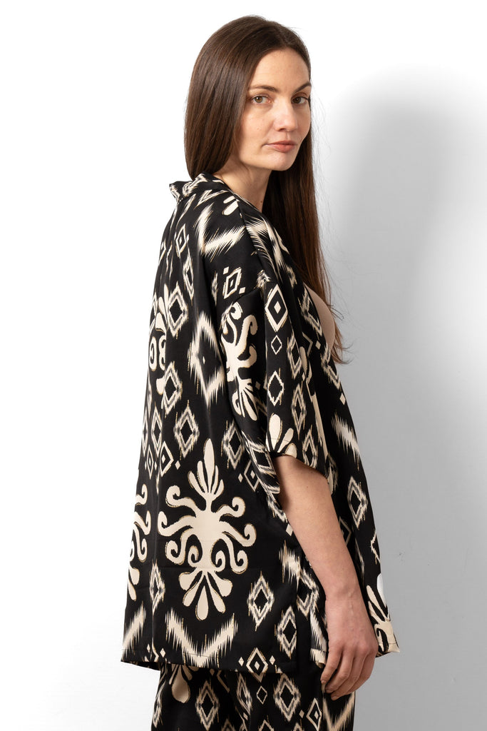 joelle-lightweight-short-kimono-black-ikat-rear-view-lightweight-jacket-short-sleeves-patterned