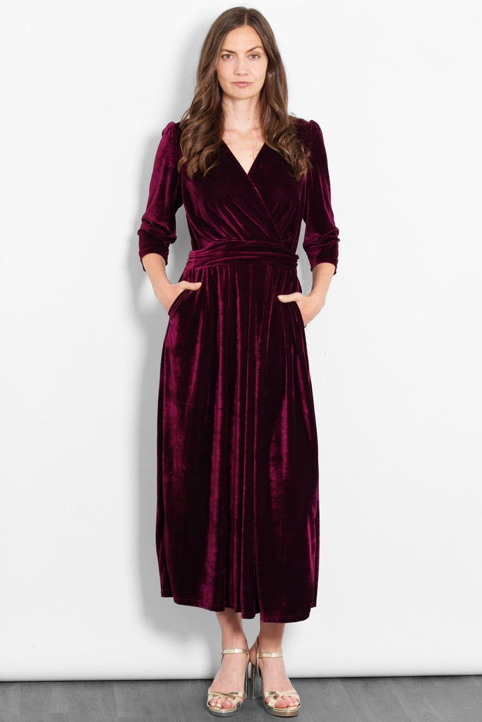 sophia-wide-leg-jumpsuit-berry-velvet-model-pockets