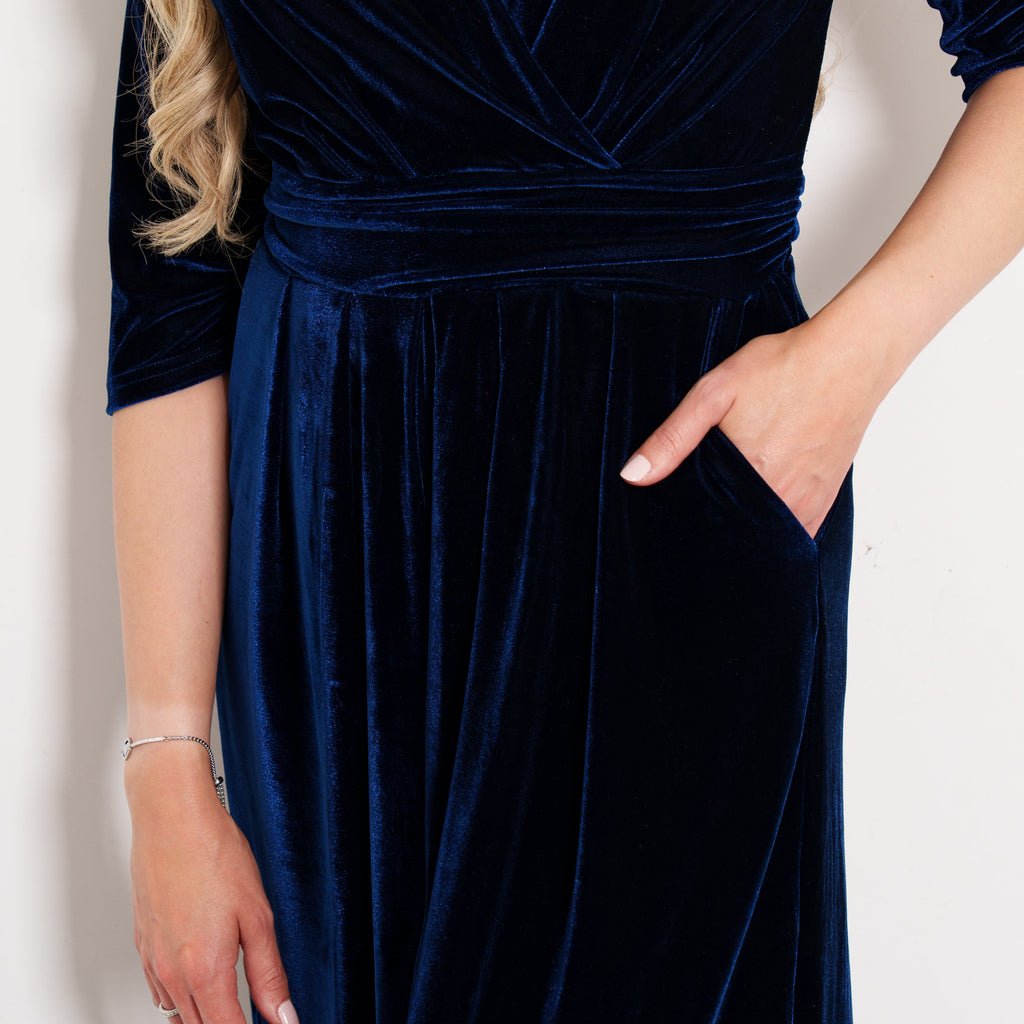 sophia-wide-leg-jumpsuit-navy-blue-velvet-close-up-pockets