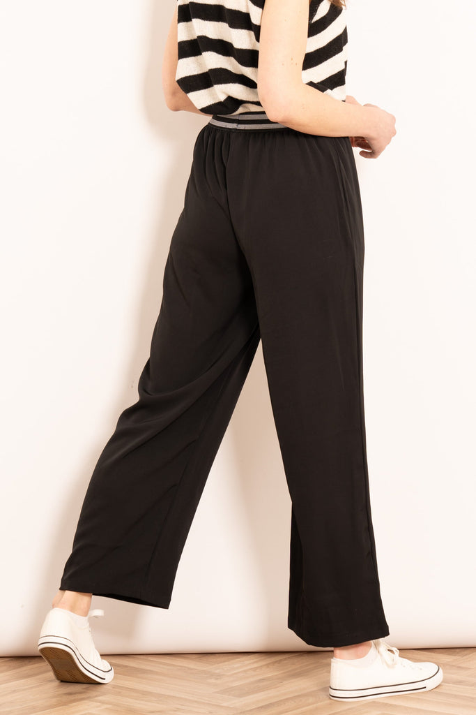 amber-wide-leg-trousers-black-rear-view