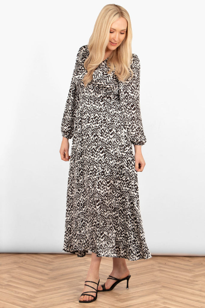 jordan-long-sleeve-maxi-dress-black-white-abstract