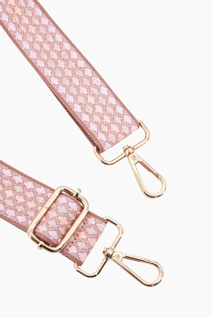 hayden-woven-bag-strap-light-pink-spotted-close-up-gold-snap-hoop-attachments