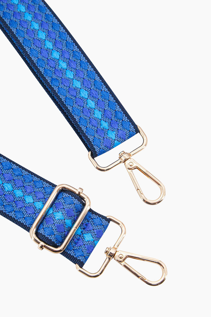 hayden-woven-bag-strap-royal-blue-spotted-close-up-gold-snap-hoop-attachments