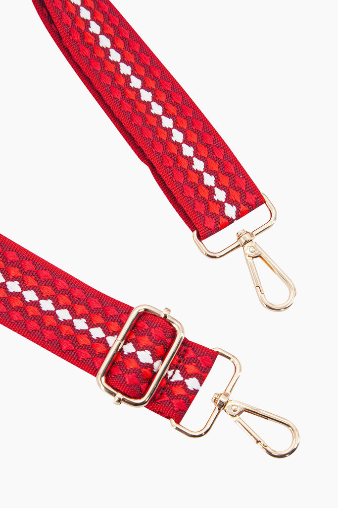 hayden-woven-bag-strap-red-spotted-close-up-gold-snap-hoop-attachments