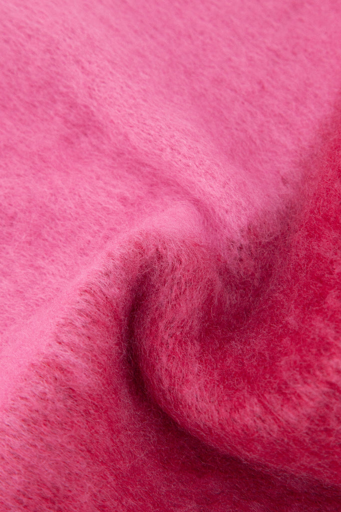ria-pink-red-colourblock-heavyweight-scarf-close-up-warm-material