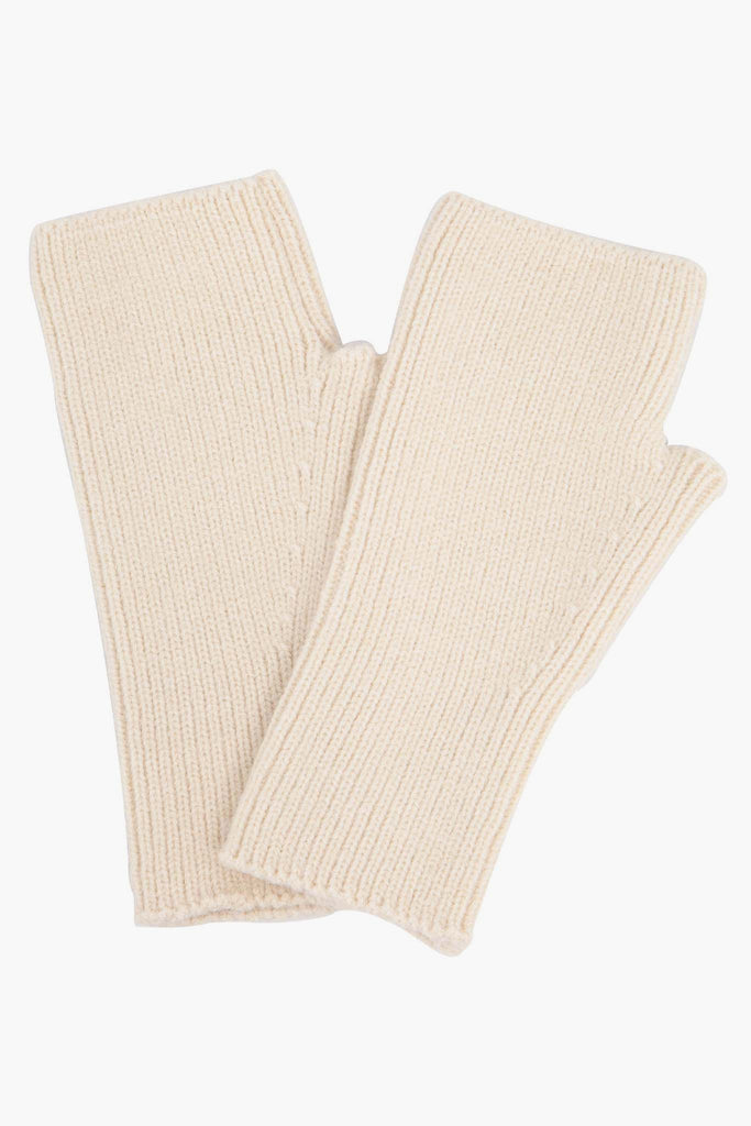 dylan-cream-ribbed-wrist-warmers-close-up