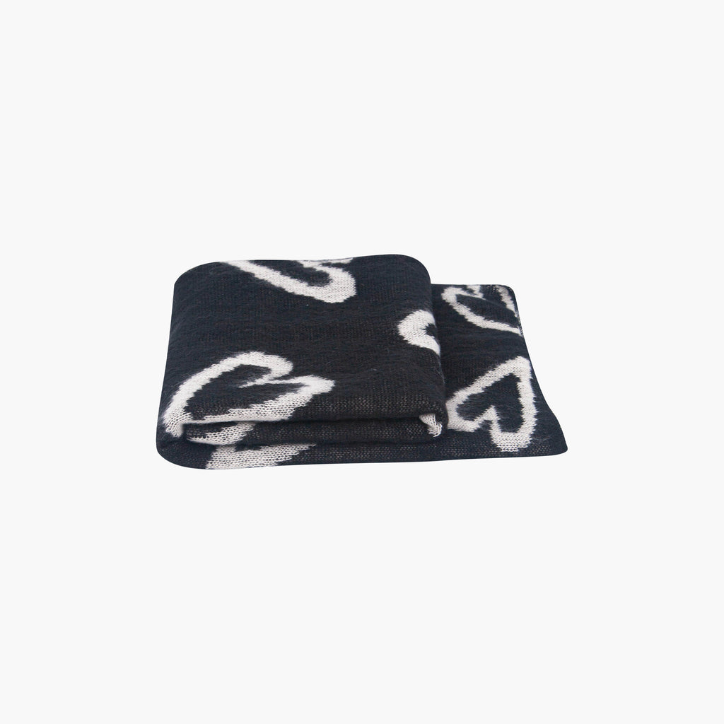 zuri-black-white-sketched-hearts-heavyweight-scarf-folded-winter-weight