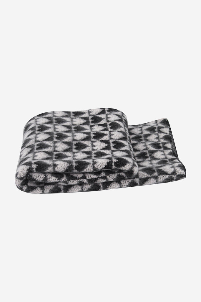 alessia-black-white-hearts-heavyweight-scarf-folded-winter-weight