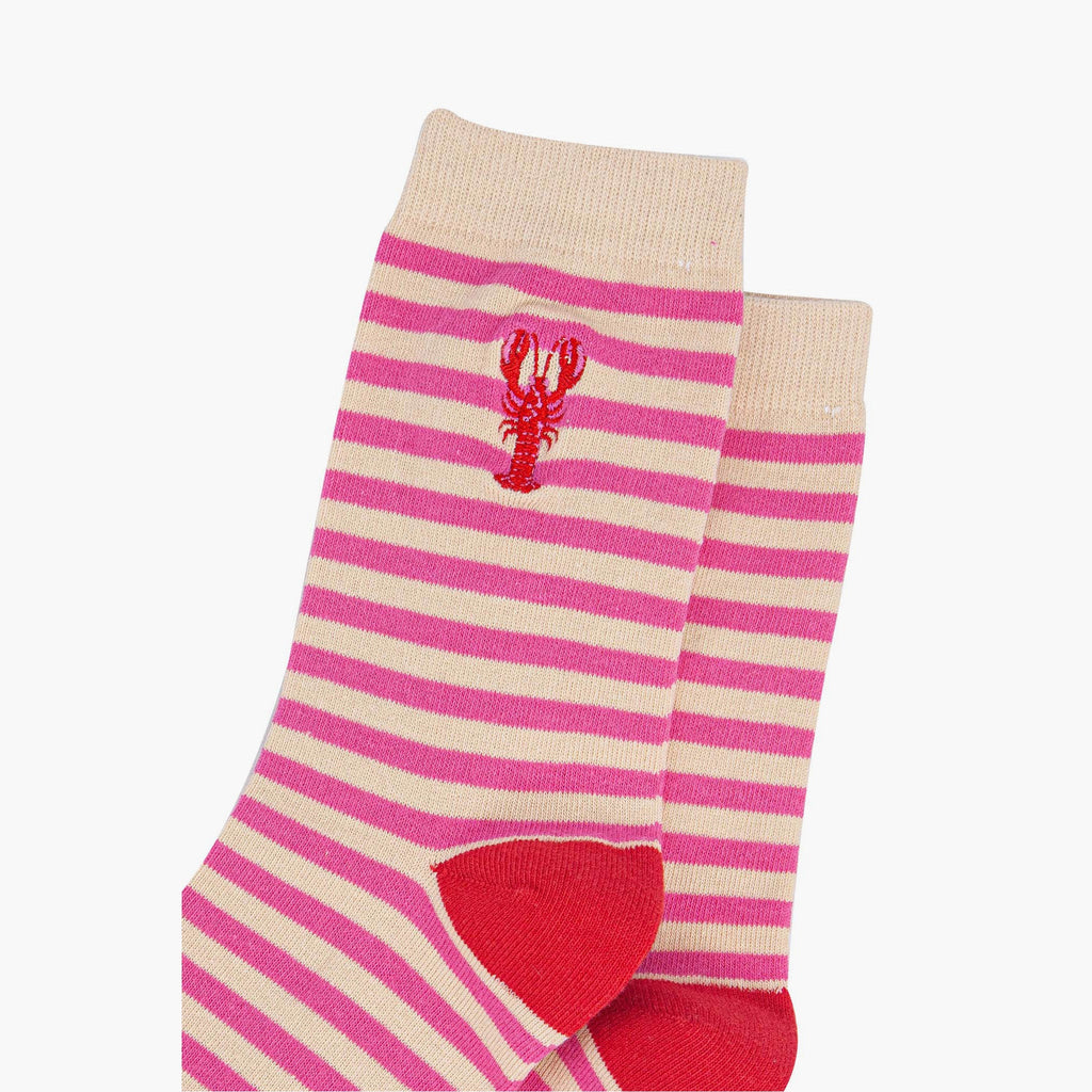 womens-embroidered-ankle-socks-red-lobster-stripe-close-up