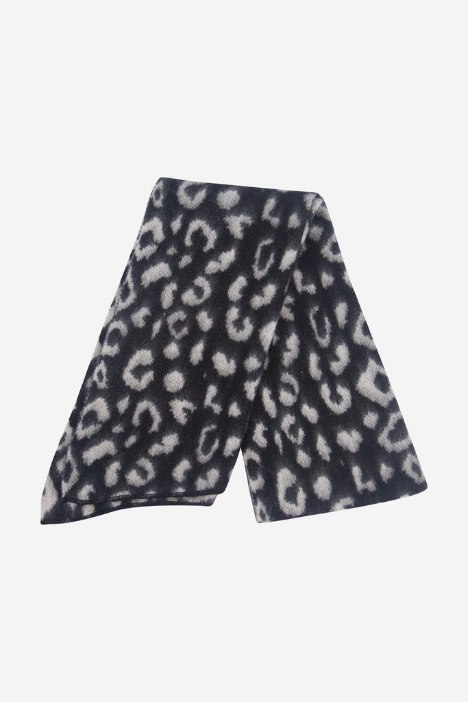 nico-black-white-leopard-heavyweight-scarf-folded