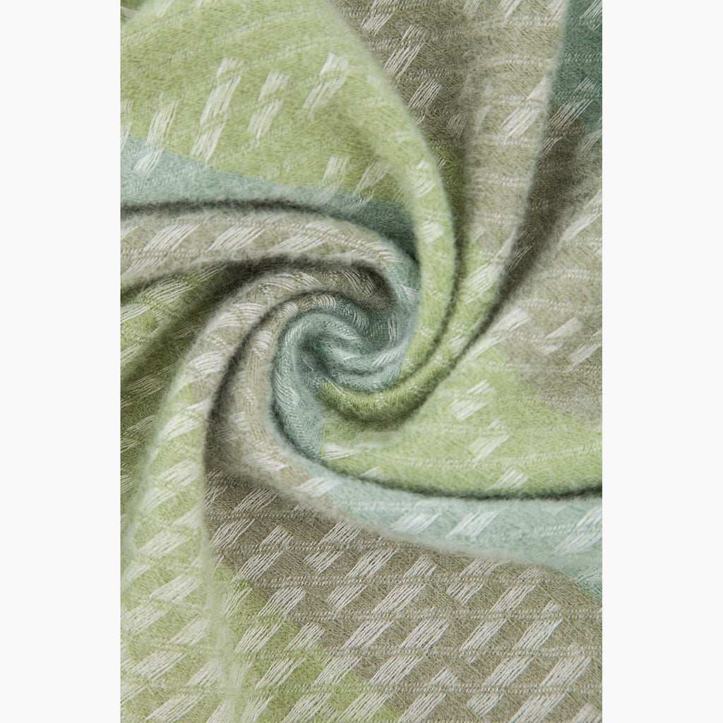 reed-khaki-green-stripe-heavyweight-scarf-close-up-material