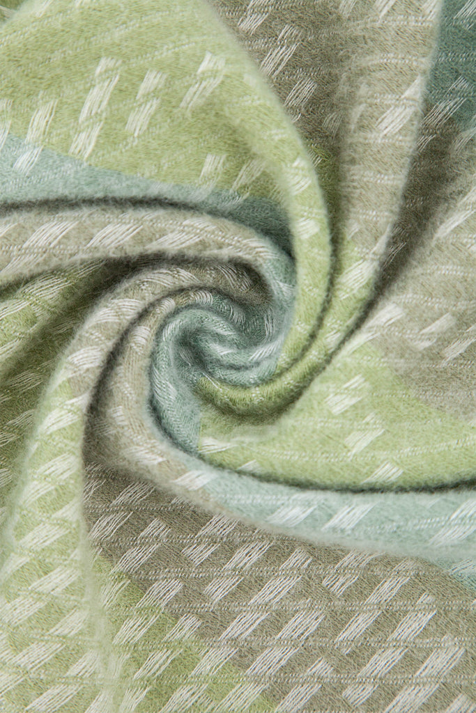 reed-khaki-green-stripe-heavyweight-scarf-close-up-material