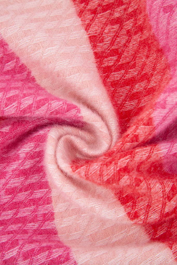 reed-red-pink-stripe-heavyweight-scarf-close-up-material