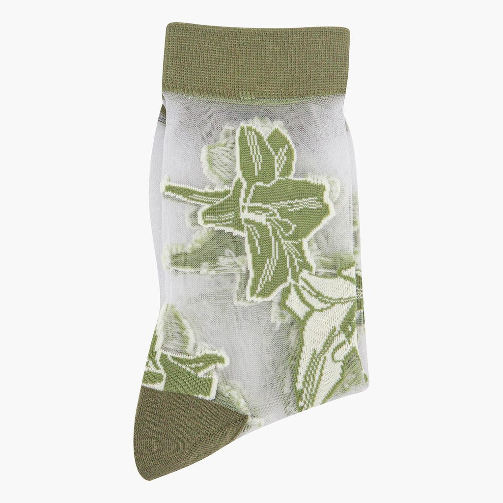 womens-sheer-ankle-socks-green-floral-close-up