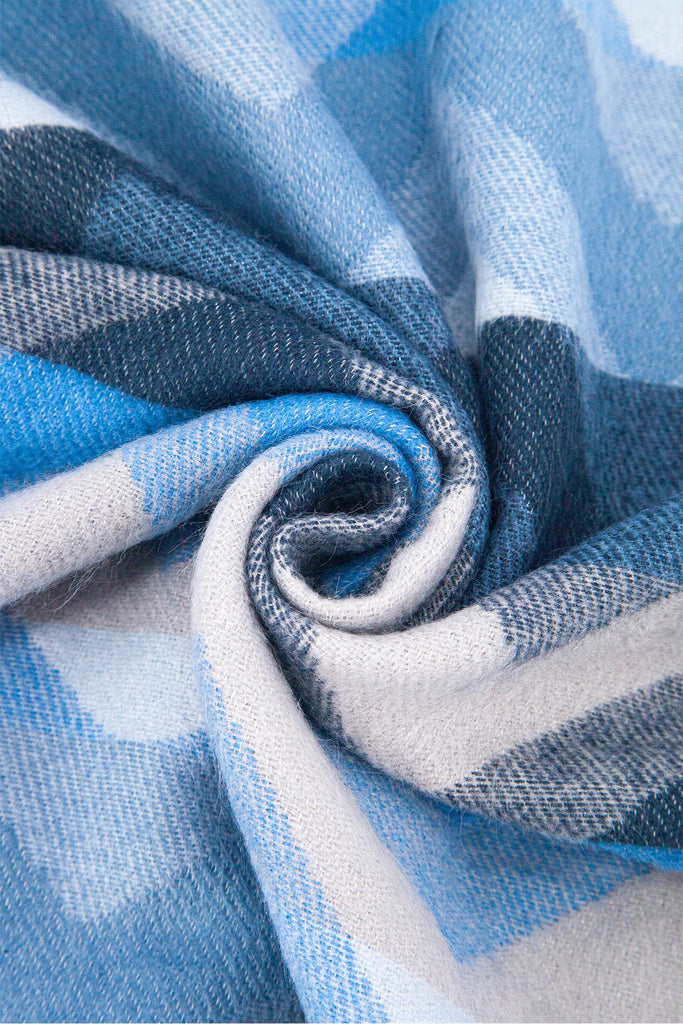 bowie-blue-zig-zag-heavyweight-scarf-close-up-fabric