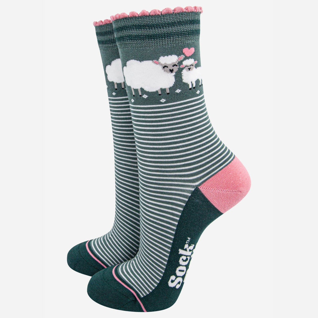 womens-socks-gift-box-pink-farm-animals-sheep-cows-green-stripe