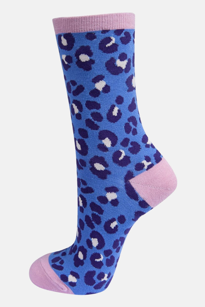 womens-socks-gift-box-multi-leopard-blue