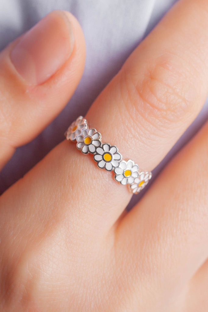 sterling silver open daisy ring with white and yellow daisy flowers