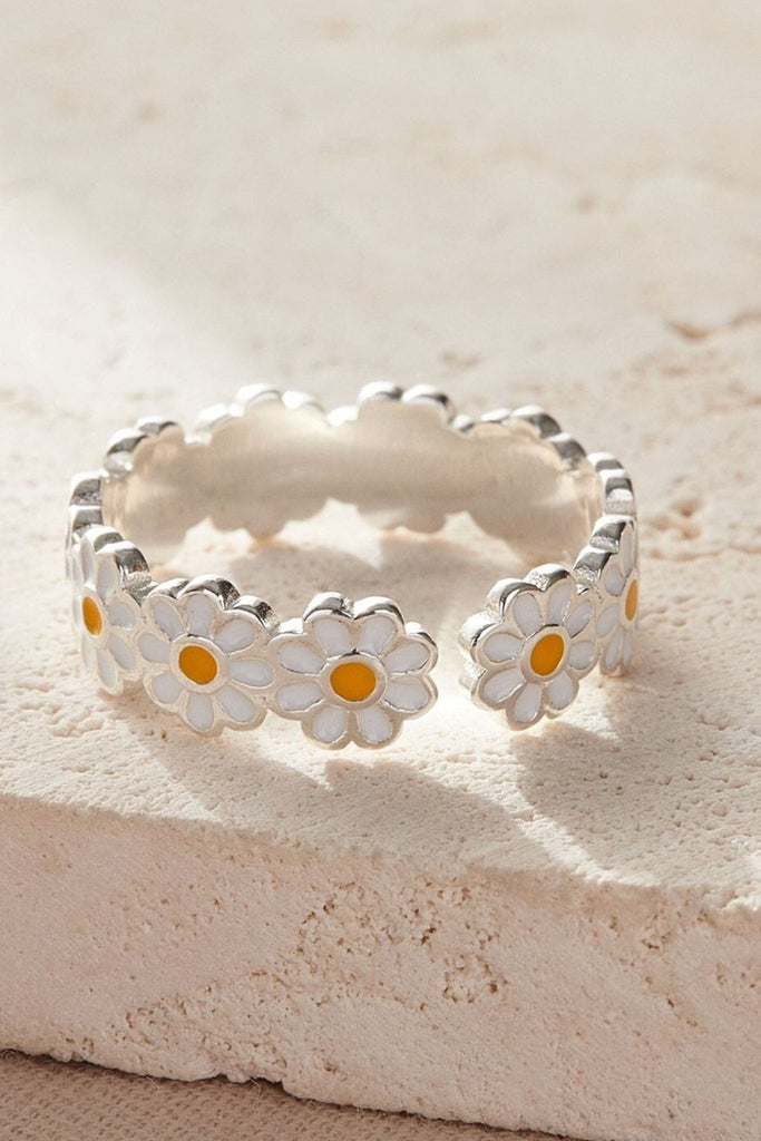 laying flat showing the open band