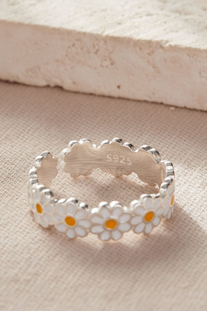 showing the S925 sterling silver hallmark on the inner rim