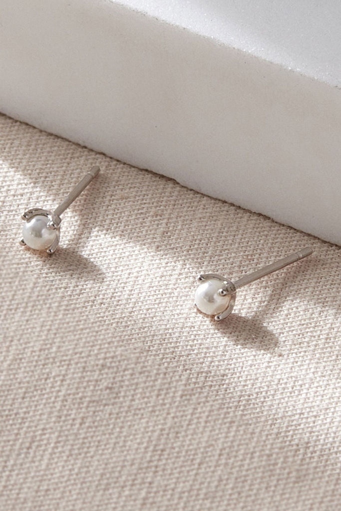 close up of the sterling silver pearl earring studs