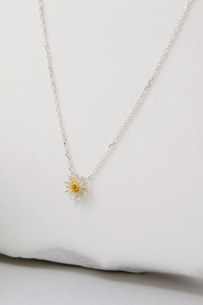 daisy flower silver necklace