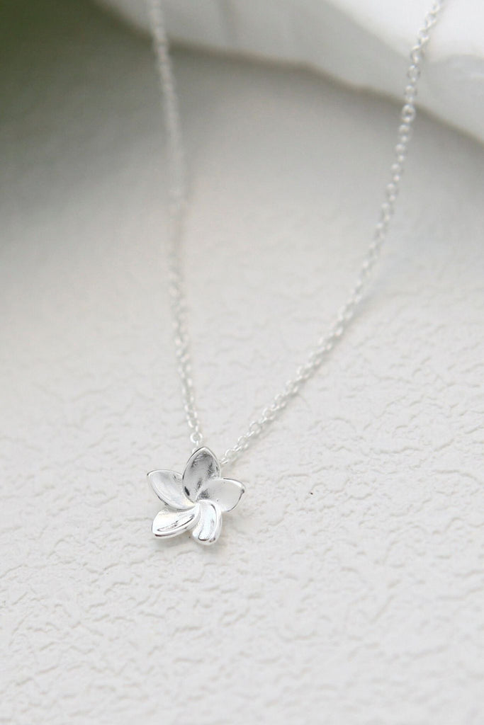 sterling silver five pointed flower pendant necklace