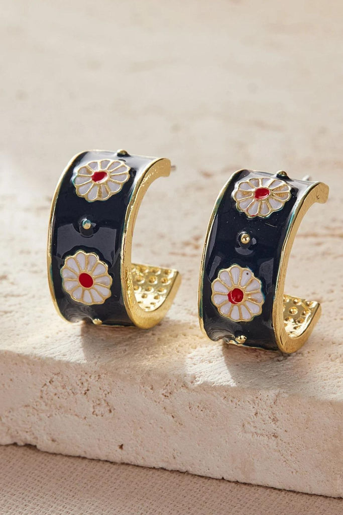 close up of the daisy flowers