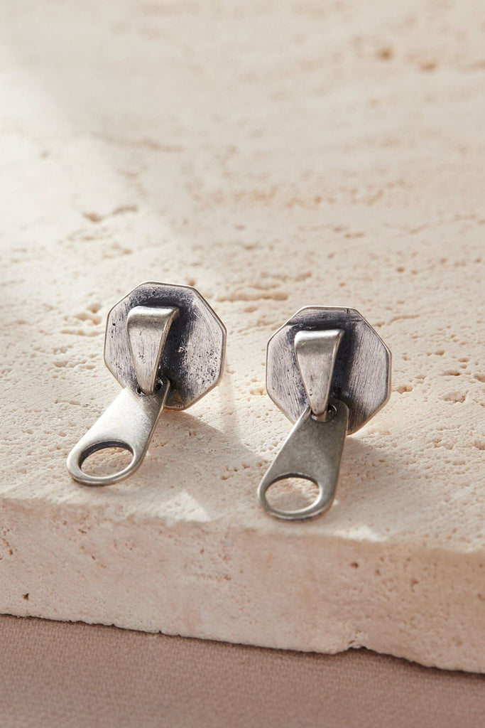 one pair of s925 zipper stud earrings