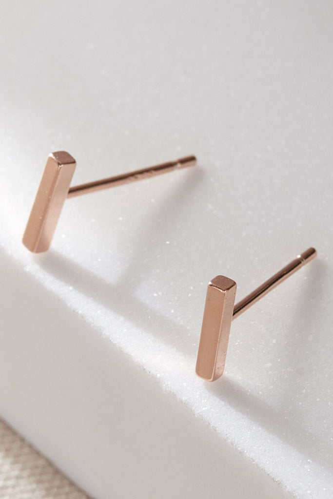 close up of the rose gold plated silver S925 bar stud earrings