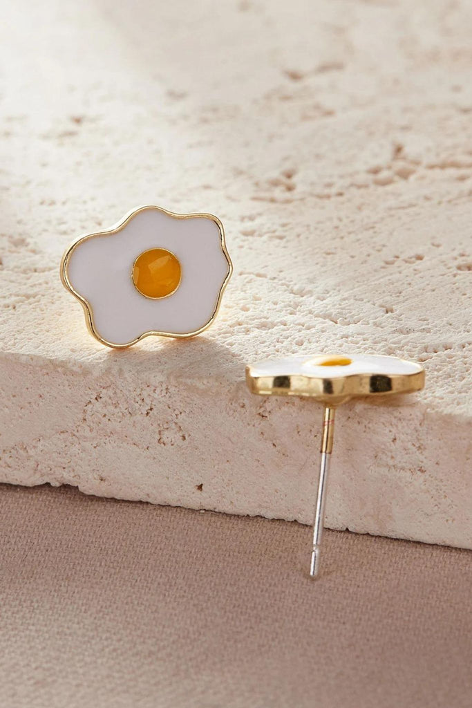 showing the sterling silver pin on the back of the fried egg earrings