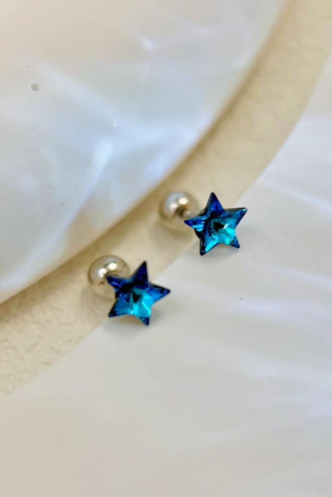 close up of the blue coloured star studs